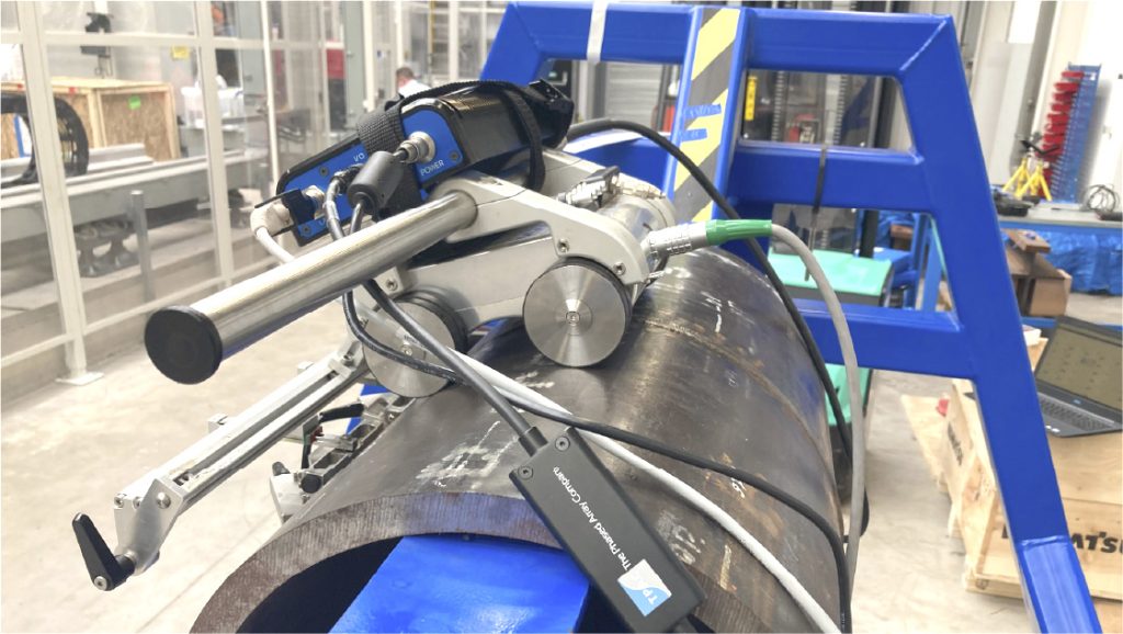 超音波探傷による溶接部検査のイメージ